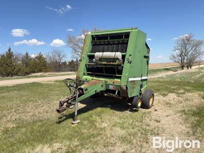 John Deere 530 Round Baler
