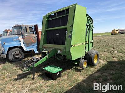 John Deere 535 Round Baler