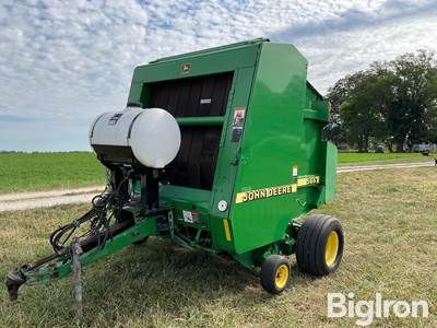 2000 John Deere 566 Round Baler