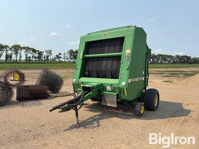 John Deere 566 Round Baler