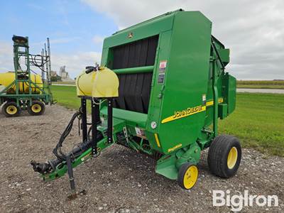 John Deere 567 Round Baler