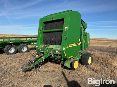 John Deere 567 MegaWide Round Baler