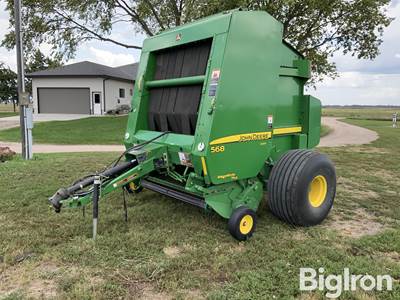 John Deere 568 Round Baler
