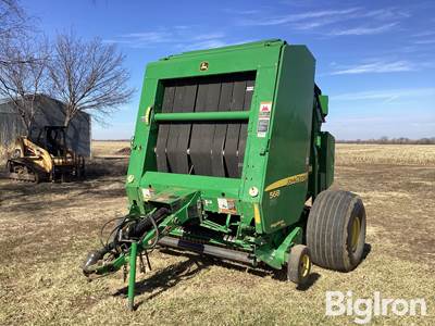 2010 John Deere 568 Round Baler