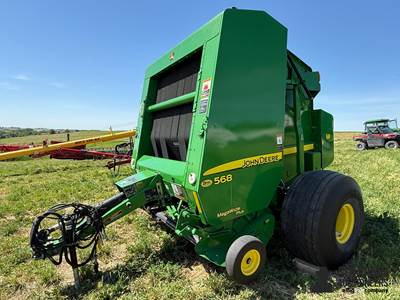 2010 John Deere 568 Round Baler
