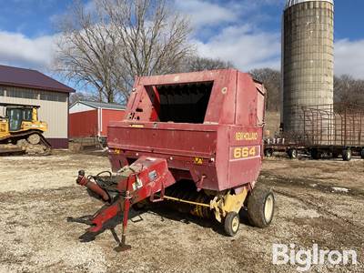 New Holland 664 Round Baler