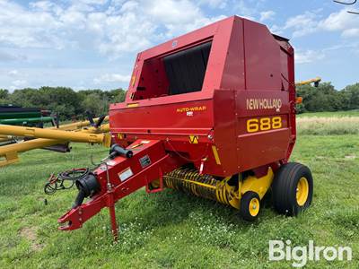 New Holland 688 Round Baler