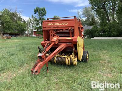 New Holland 846 Round Baler