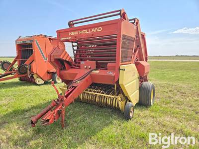 New Holland 851 Round Baler