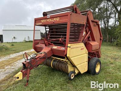 New Holland 851 Round Baler