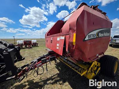 New Holland BR780 Round Baler