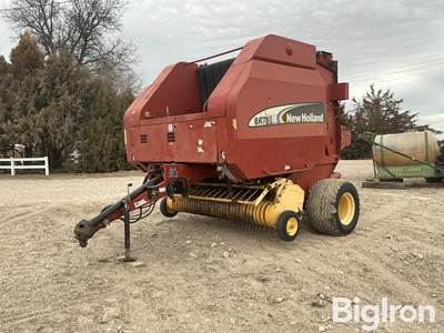 New Holland BR780A Round Baler