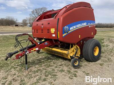 2018 New Holland Roll-Belt 560 Specialty Crop Round Baler