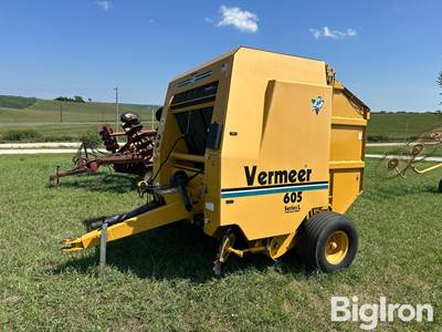 Vermeer 605 L Series Round Baler