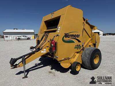 Vermeer 605 Super M Round Baler