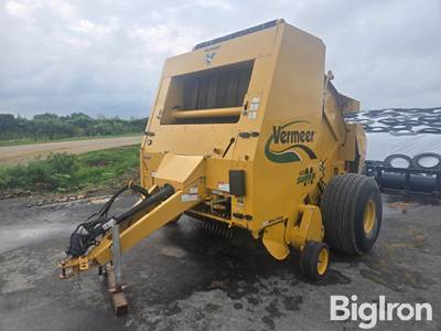 VERMEER 605 Super M Round Baler