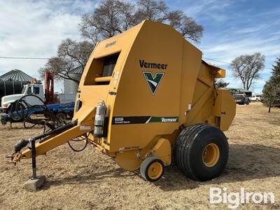 2015 Vermeer 605N Cornstalk Special Round Baler