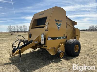 2022 Vermeer 605N Round Baler
