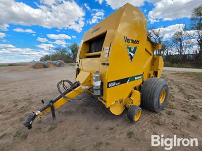 2012 Vermeer 605N Round Baler