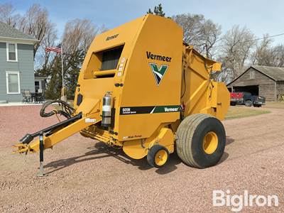 2023 Vermeer 605N Cornstalk Special Round Baler