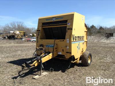 Vermeer 605XL Round Baler