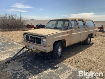 1987 GMC Sierra 2500 2WD Suburban