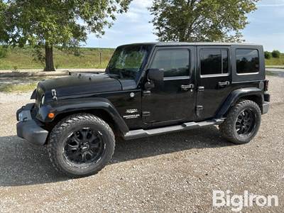 2010 Jeep Wrangler Unlimited Sahara SUV