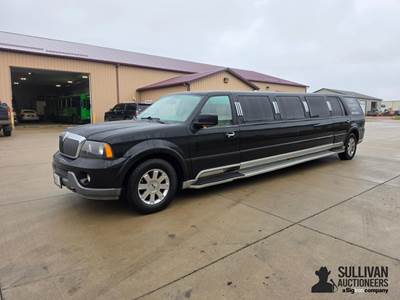 2004 Lincoln Navigator Limousine