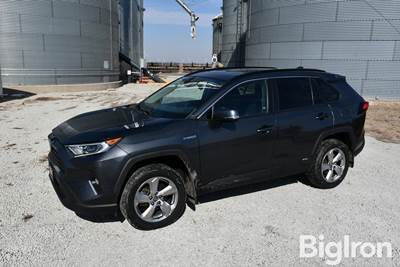 2021 Toyota RAV4 XLE Hybrid 4x4 SUV