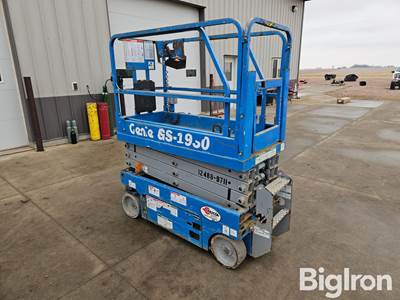 2016 Genie GS-1930 Self-Propelled Scissor Lift