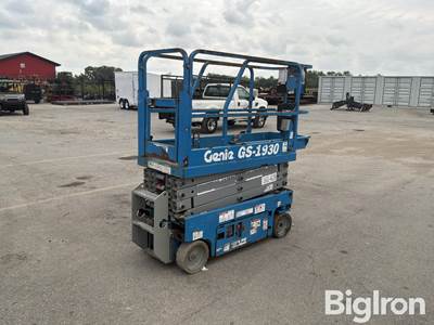 2018 Genie 1930 Scissor Lift