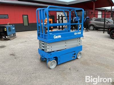 2019 Genie 1930 Scissor Lift