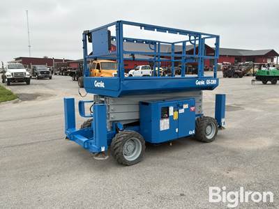 2013 Genie GS-3369 Self-Propelled Gas Scissor Lift