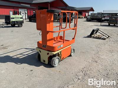 2017 JLG 1230ES Self-Propelled Vertical Man Lift