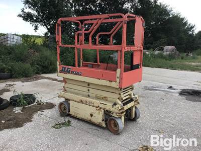 2002 JLG 1932-E2 Lift
