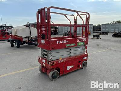 2017 MEC 1930SE Micro Slim Self-Propelled Scissor Lift