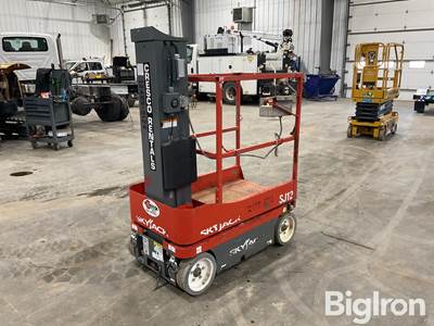 2016 SkyJack SJ12 Electric Self-Propelled Scissor Lift