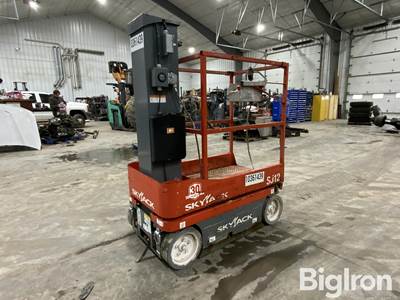 Skyjack SJ12 Electric Self-Propelled Scissor Lift