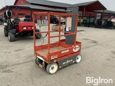 2017 SkyJack SJ12 Electric Self-Propelled Scissor Lift