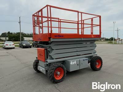 SkyJack SJ7135 4x4 Rough Terrain Scissor Lift