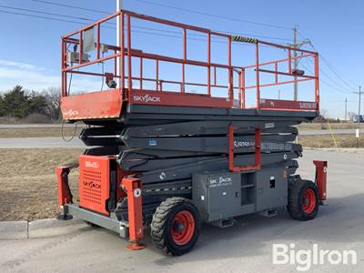 SkyJack SJ9250 Rough Terrain 4x4 Scissor Lift