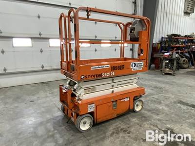 2017 Snorkel S3219E ANSI Electric Self-Propelled Scissor Lift