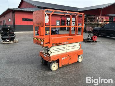2015 Snorkel S3219E ANSI Self-Propelled Electric Scissor Lift