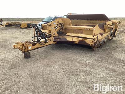 John Deere 1812C Tub Scraper