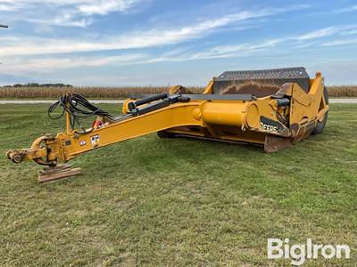 2021 John Deere 2412E Pull-Type Ejection Scraper