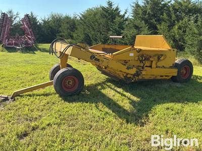 Steiger Toreq 6 yd pull-type scraper