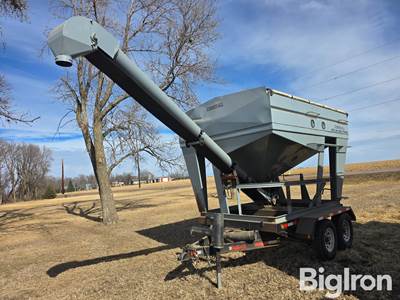 2003 Convey-All BTS-240 T/A Conveyor Seed Tender