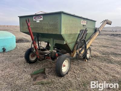 Dakon Gravity Wagon W/ Auger