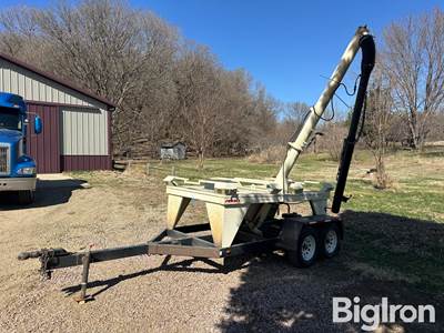 Friesen / Meridian Seed Titan 2 T/A Seed Tender