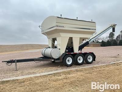 2013 Meridian 375RT Seed Express Tri/A Bulk Seed Tender